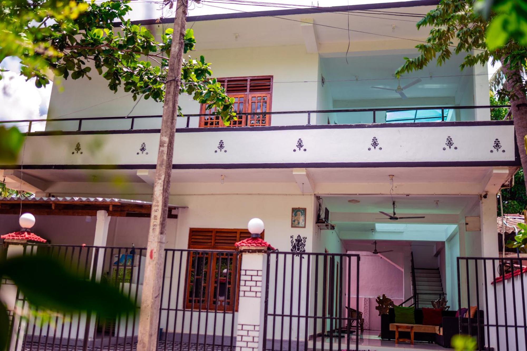 Hilton Cottage ตรินโคมาลี ภายนอก รูปภาพ