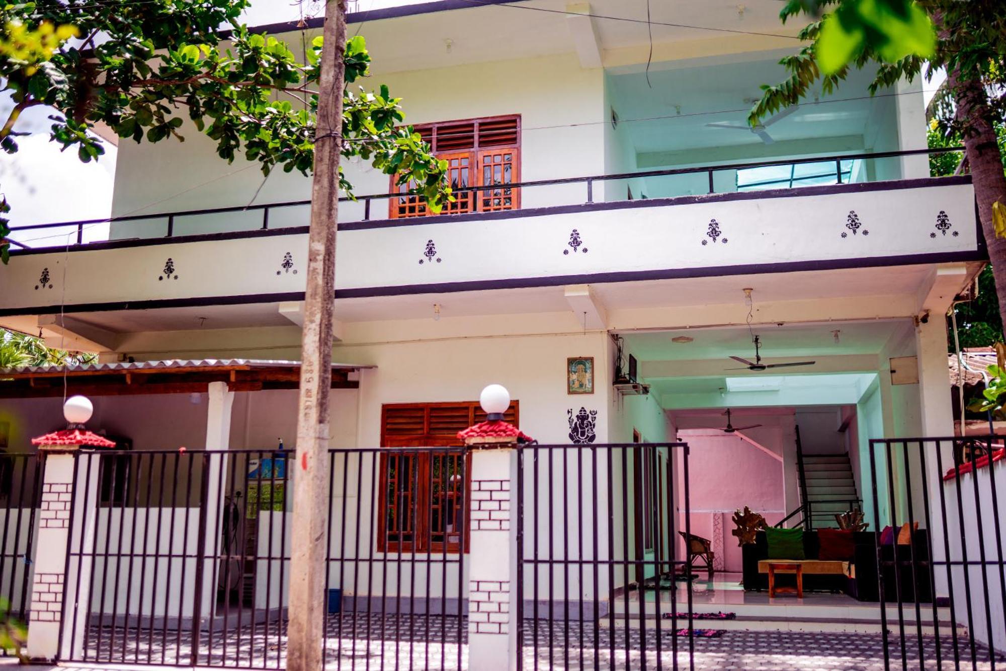 Hilton Cottage ตรินโคมาลี ภายนอก รูปภาพ